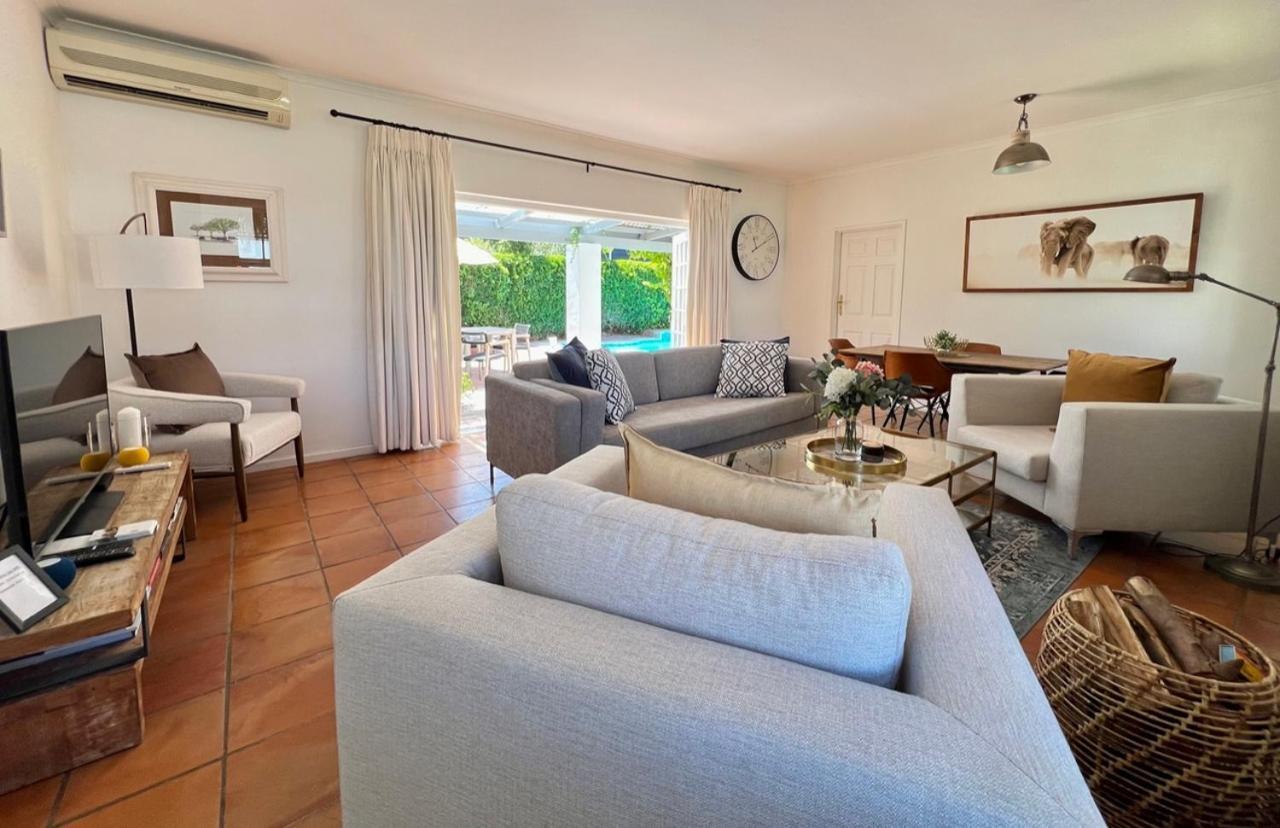 On Dirkie Uys Holiday home Franschhoek